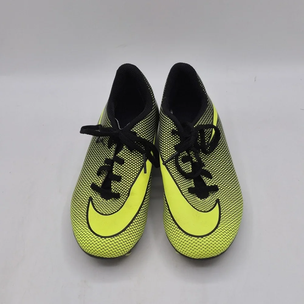 Nike Soccer Cleats Youth‎ 5Y Volt Black Firm Ground Football Shoes FG Boots Kids